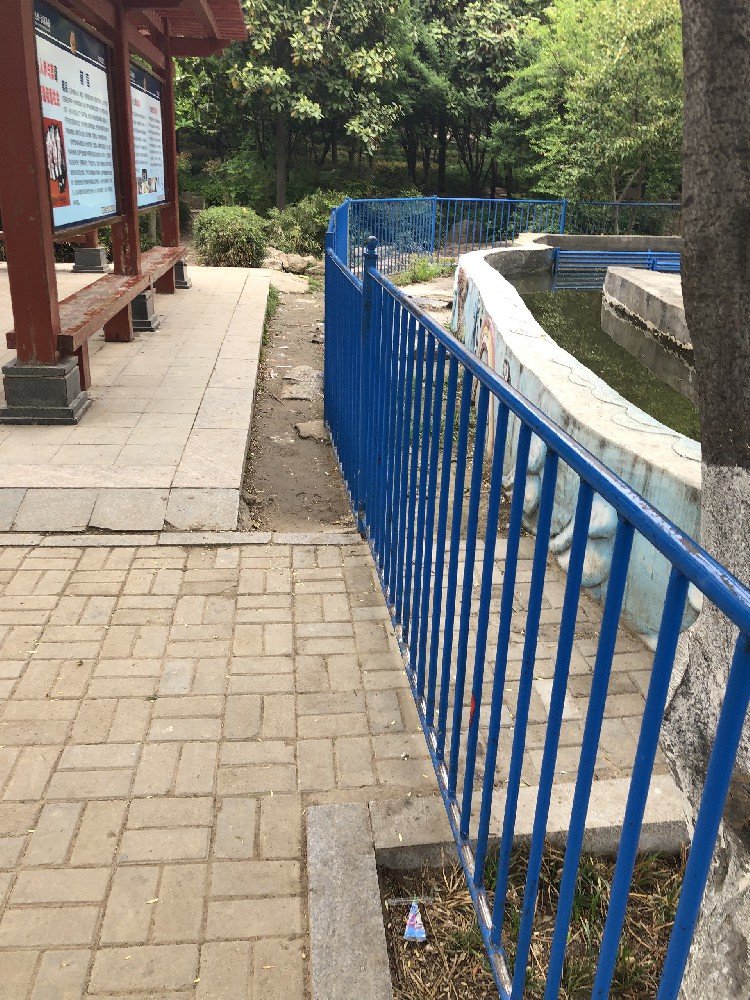 欄桿刷新維護新選擇：醇酸工業高光磁漆的卓越表現