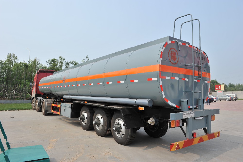 應急救援車輛煥新顏：醇酸工業高光磁漆的刷新之選