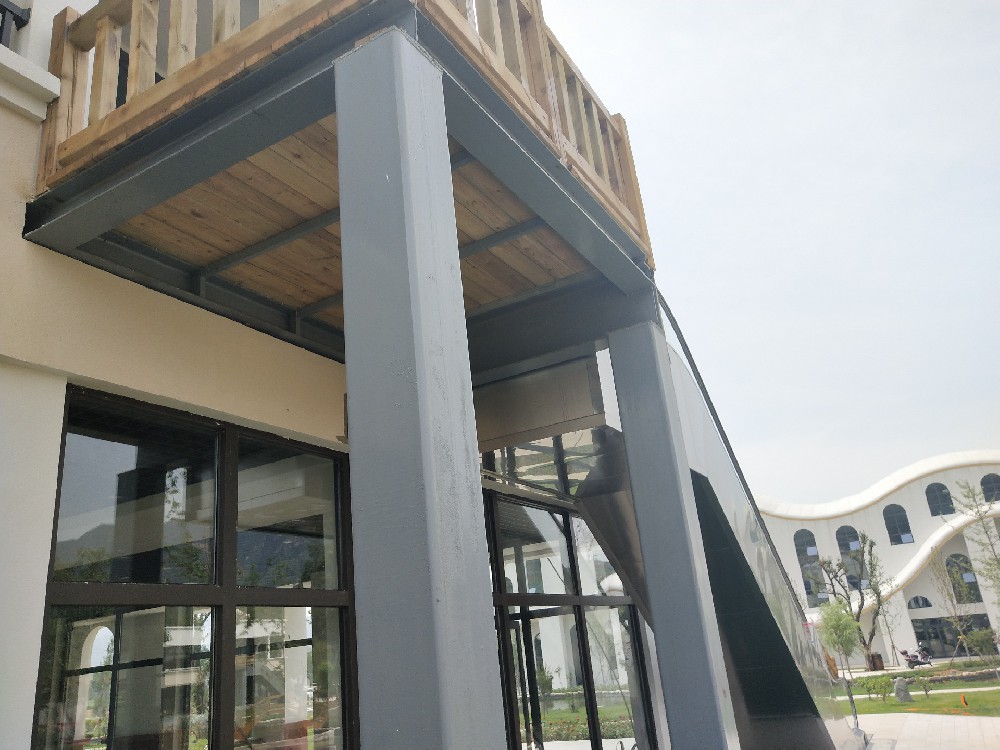 不銹鋼刷新維護新選擇：晨虹醇酸面漆的卓越應(yīng)用