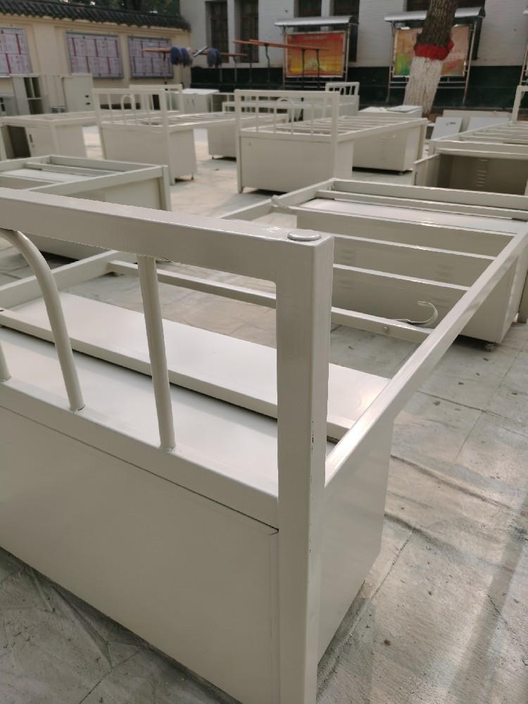 刷新教學設備，選擇專業醇酸底漆