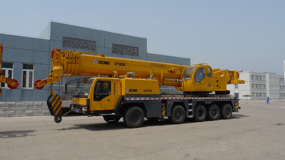 打造應(yīng)急救援車輛專屬新裝——醇酸改裝汽車漆的優(yōu)選方案