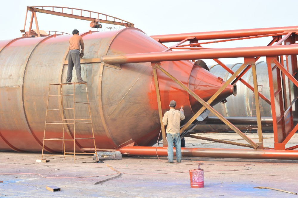 打造堅固防護，選擇適合涂刷鐵的優質醇酸清漆