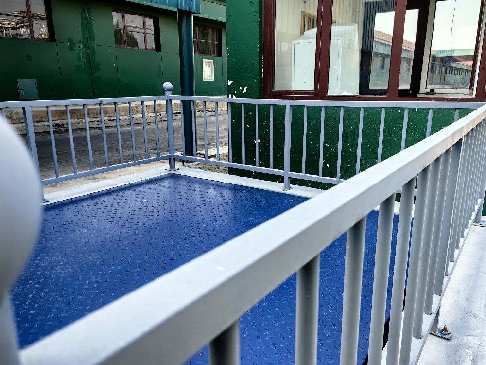 不銹鋼風采依舊，醇酸改裝汽車漆守護每一寸細節(jié)