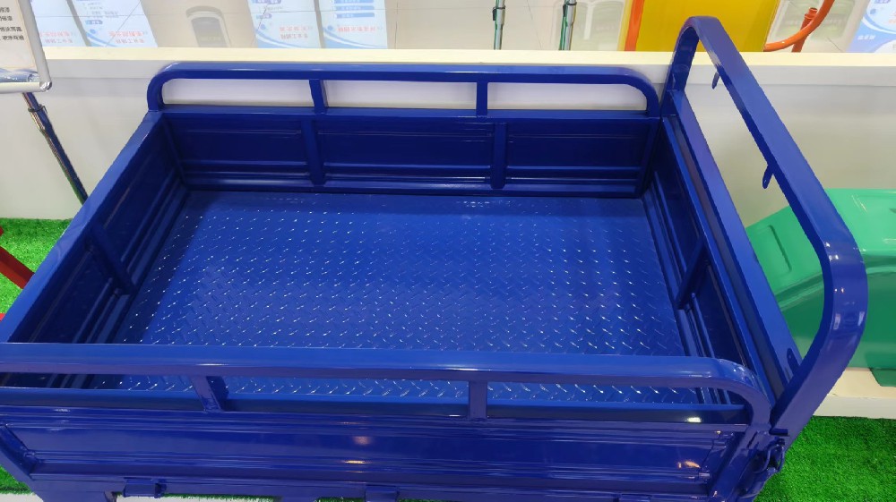 鍍鋅底材的煥新藝術(shù)：晨虹醇酸改裝汽車(chē)漆，打造獨(dú)特魅力